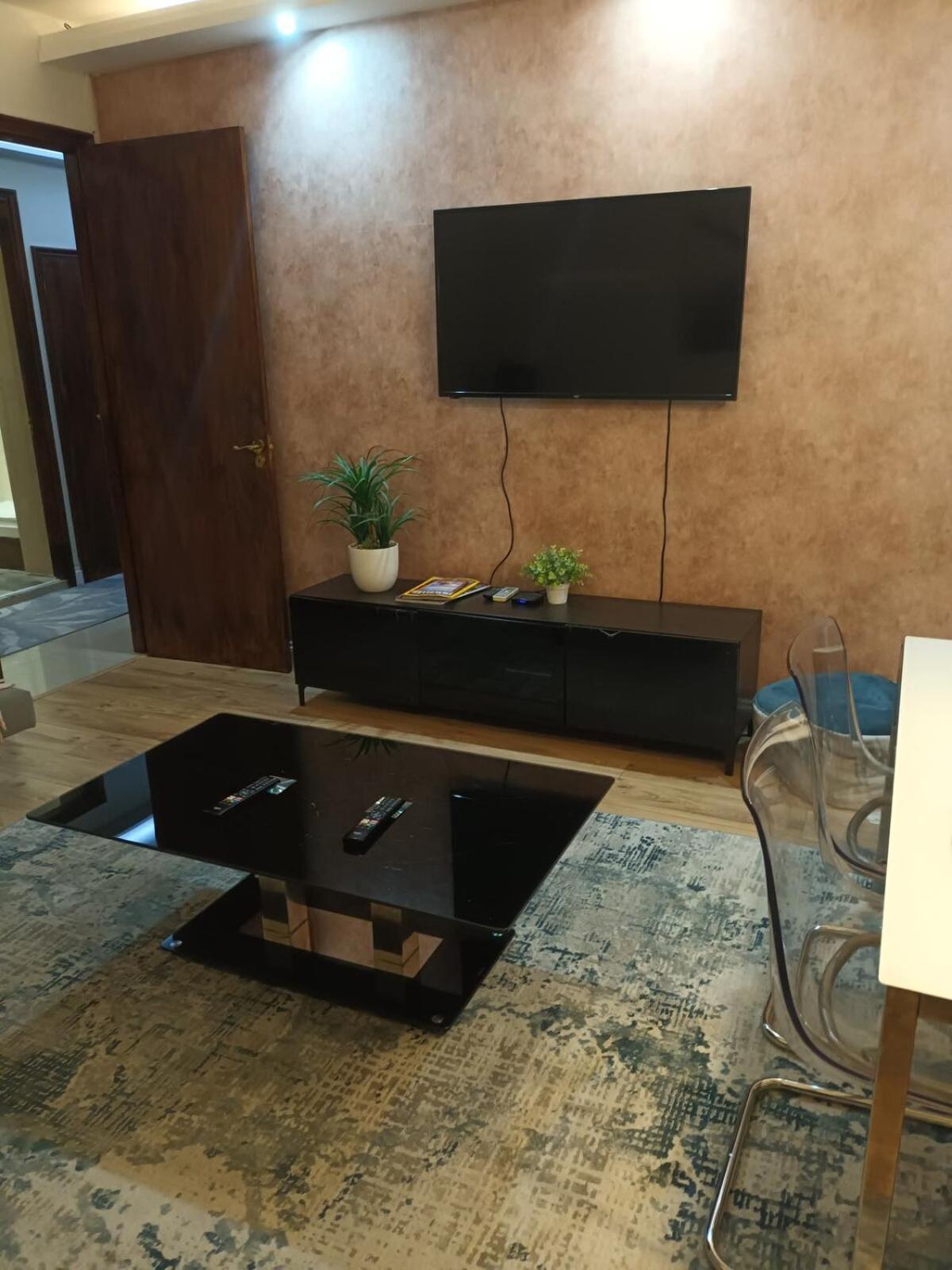 Apartamento 2nd Flr 3 Bed Flat In The Heart Of Edgware Road-g20