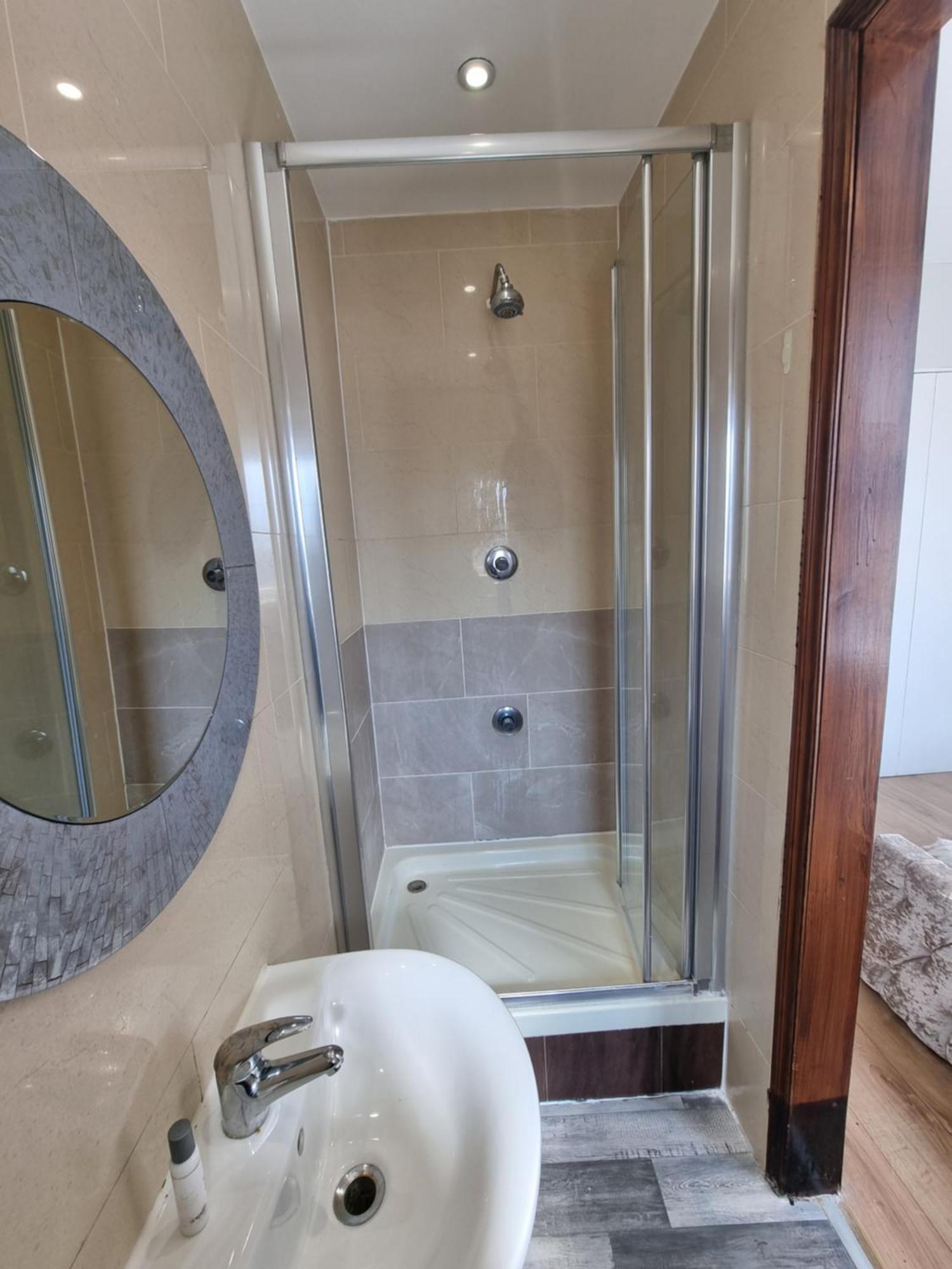 Apartamento 2nd Flr 3 Bed Flat In The Heart Of Edgware Road-g20 *